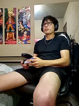 Snapshot of Ais_B10 chatting on December 3, 3:58 am Ais B10 online show from December 3, 3:58 am