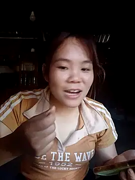 Snapshot of Bany_x chatting on October 28, 1:53 am Bany x online show from October 28, 1:53 am