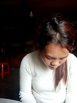 Snapshot of Bany_x chatting on November 17, 3:45 am Bany x online show from November 17, 3:45 am