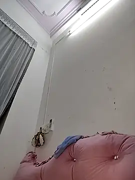 Snapshot of ezabel- chatting on December 14, 1:05 pm ezabel- online show from December 14, 1:05 pm