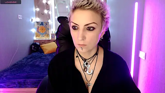 Snapshot of Sweet-n-Strong chatting on November 23, 6:57 am Sweet-n-Strong online show from November 23, 6:57 am