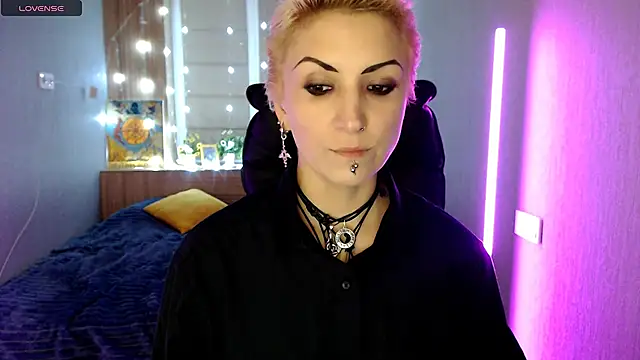 Snapshot of Sweet-n-Strong chatting on November 28, 1:03 pm Sweet-n-Strong online show from November 28, 1:03 pm