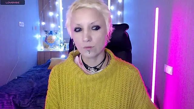 Snapshot of Sweet-n-Strong chatting on December 14, 8:30 am Sweet-n-Strong online show from December 14, 8:30 am