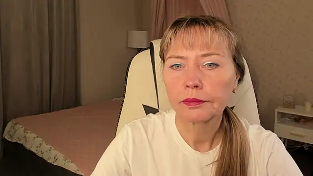 Snapshot of Carla_Vogue chatting on November 5, 3:17 am Carla Vogue online show from November 5, 3:17 am