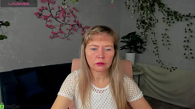 Snapshot of Carla_Vogue chatting on November 16, 3:01 am Carla Vogue online show from November 16, 3:01 am