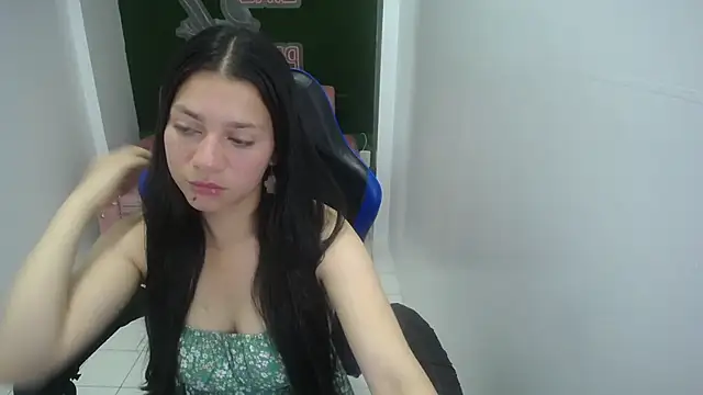 Snapshot of velvetvixen_t chatting on November 1, 1:46 pm velvetvixen t online show from November 1, 1:46 pm