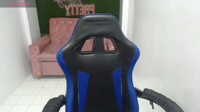 Snapshot of velvetvixen_t chatting on November 14, 7:23 pm velvetvixen t online show from November 14, 7:23 pm