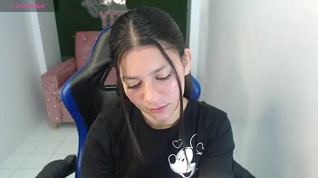 Snapshot of velvetvixen_t chatting on November 15, 12:45 pm velvetvixen t online show from November 15, 12:45 pm