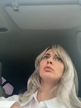 Snapshot of blondegirlx chatting on November 4, 11:20 am blondegirlx online show from November 4, 11:20 am