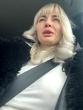 Snapshot of blondegirlx chatting on November 12, 9:42 am blondegirlx online show from November 12, 9:42 am