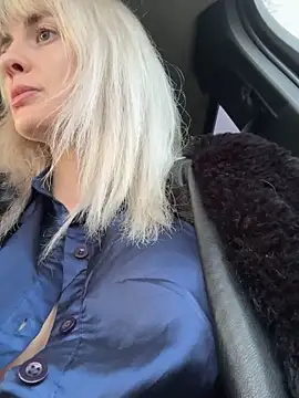 Snapshot of blondegirlx chatting on November 27, 2:19 pm blondegirlx online show from November 27, 2:19 pm