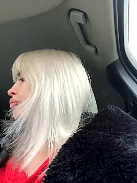 Snapshot of blondegirlx chatting on November 29, 9:23 am blondegirlx online show from November 29, 9:23 am