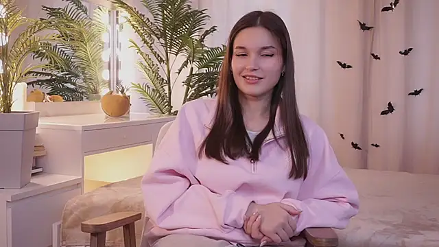 Snapshot of TiffaniePanyik chatting on October 28, 6:50 am TiffaniePanyik online show from October 28, 6:50 am