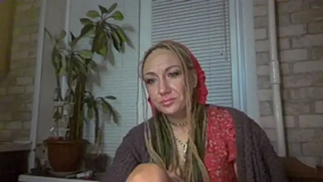 Snapshot of LilaniLoverx chatting on November 6, 11:59 pm LilaniLoverx online show from November 6, 11:59 pm