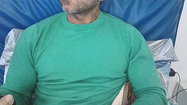 Snapshot of Evasionee chatting on October 30, 9:59 pm Evasionee online show from October 30, 9:59 pm