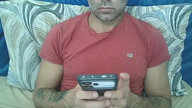 Snapshot of Evasionee chatting on November 19, 8:20 pm Evasionee online show from November 19, 8:20 pm