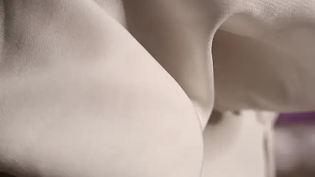 Snapshot of Petalwren chatting on December 19, 12:34 pm Petalwren online show from December 19, 12:34 pm