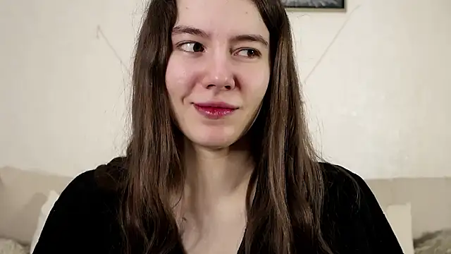 Snapshot of Petalwren chatting on February 15, 11:41 am Petalwren online show from February 15, 11:41 am