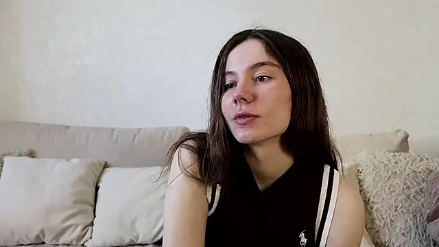 Snapshot of Petalwren chatting on March 15, 11:27 am Petalwren online show from March 15, 11:27 am