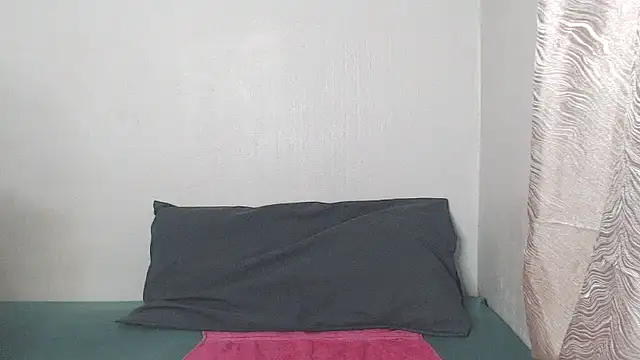 Snapshot of EbonyTinyX chatting on November 28, 1:30 am EbonyTinyX online show from November 28, 1:30 am