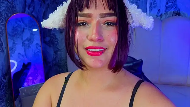 Snapshot of Afrodita_Wild_v chatting on July 28, 6:31 pm Afrodita Wild v online show from July 28, 6:31 pm