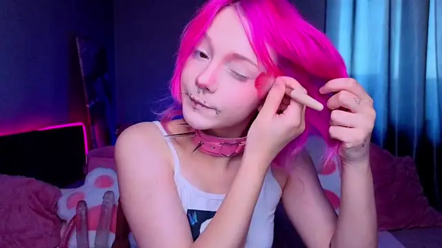 Snapshot of KittieHeart chatting on June 30, 2:56 am KittieHeart online show from June 30, 2:56 am
