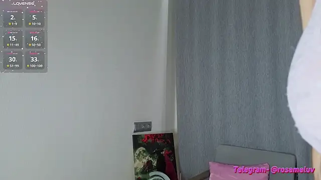 daarlingrosee online show from March 6, 8:05 pm