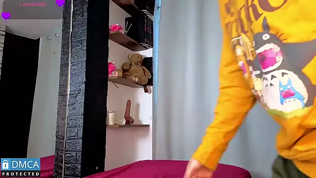 eva delight  online show from June 11, 12:03 pm