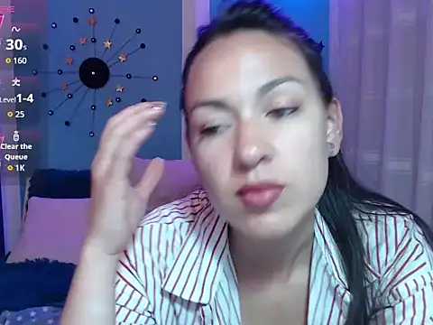 Snapshot of Soffii_Dreaaam4 chatting on November 15, 2:24 pm Soffii Dreaaam4 online show from November 15, 2:24 pm