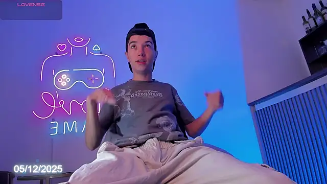 Dallen Grant online show from December 5, 12:36 pm