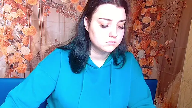 Snapshot of ScarletCargo chatting on December 14, 6:08 am ScarletCargo online show from December 14, 6:08 am