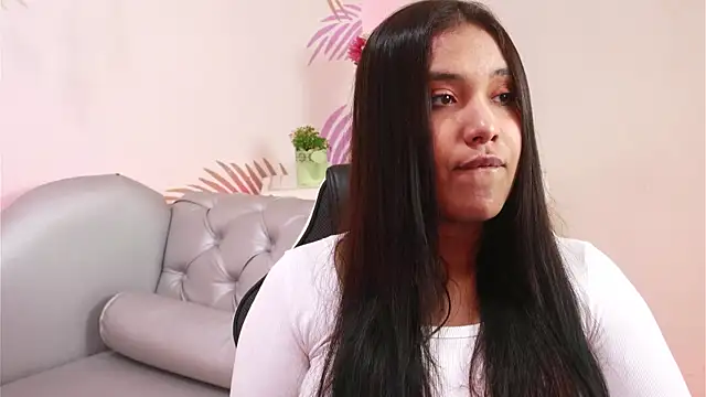 Isabelle Lane online show from February 14, 1:30 pm