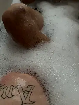 Snapshot of Aksinja05 chatting on November 2, 3:47 pm Aksinja05 online show from November 2, 3:47 pm