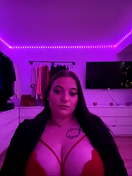 Snapshot of Aksinja05 chatting on November 4, 2:05 pm Aksinja05 online show from November 4, 2:05 pm