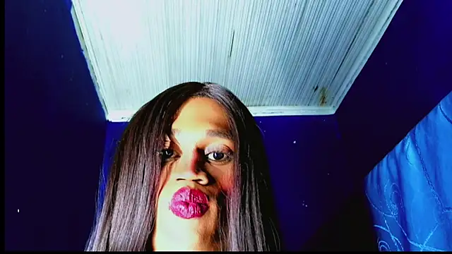 Snapshot of Kloe_cardashan chatting on October 29, 3:09 am Kloe cardashan online show from October 29, 3:09 am