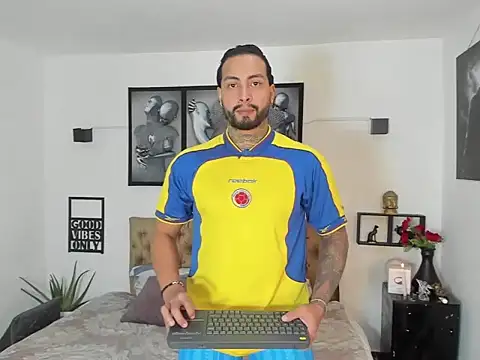 Snapshot of christopher_palmerjs chatting on November 5, 7:25 pm christopher palmerjs online show from November 5, 7:25 pm