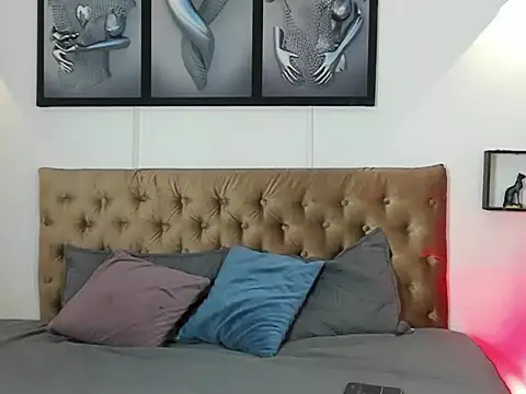 Snapshot of christopher_palmerjs chatting on November 16, 4:18 am christopher palmerjs online show from November 16, 4:18 am