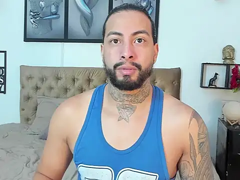 Snapshot of christopher_palmerjs chatting on December 17, 5:41 pm christopher palmerjs online show from December 17, 5:41 pm