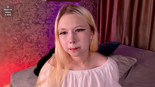 Snapshot of VivieSunn chatting on June 19, 2:54 pm VivieSunn online show from June 19, 2:54 pm