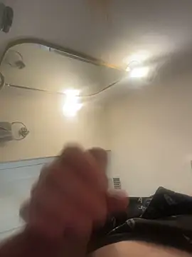 Snapshot of slimshadypt2 chatting on December 15, 6:28 am slimshadypt2 online show from December 15, 6:28 am