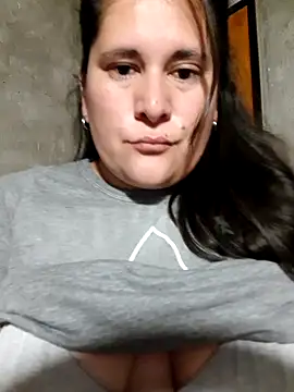 Snapshot of Clara_Arg chatting on December 16, 2:27 am Clara Arg online show from December 16, 2:27 am