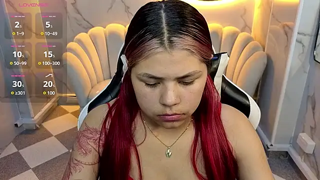 Snapshot of Little_cherry_b chatting on October 29, 7:48 pm Little cherry b online show from October 29, 7:48 pm