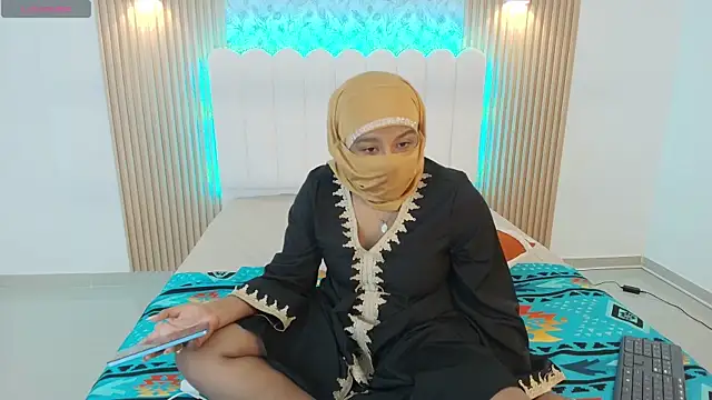 Lina arabiann online show from November 30, 11:20 pm