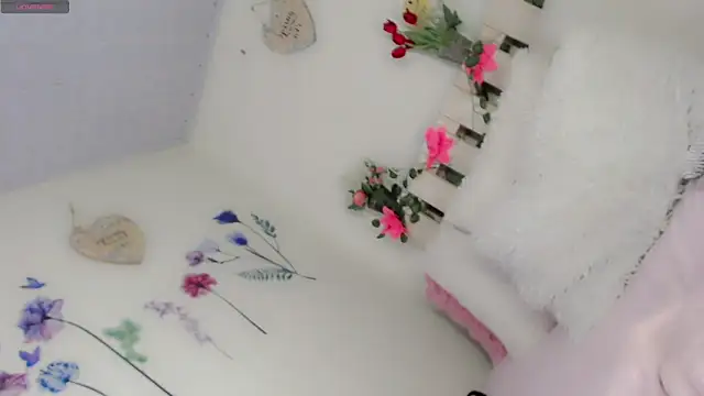 Snapshot of Kendall-_8 chatting on November 12, 8:30 pm Kendall- 8 online show from November 12, 8:30 pm