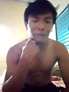 Snapshot of GuzzMiranda18 chatting on June 24, 3:16 am GuzzMiranda18 online show from June 24, 3:16 am