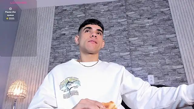 zack joness18 online show from November 19, 3:28 am