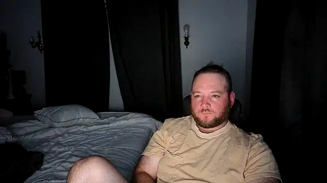 Snapshot of john_clarisa chatting on December 17, 8:20 am john clarisa online show from December 17, 8:20 am