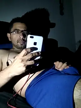 Snapshot of Leocuma82 chatting on November 6, 3:18 am Leocuma82 online show from November 6, 3:18 am