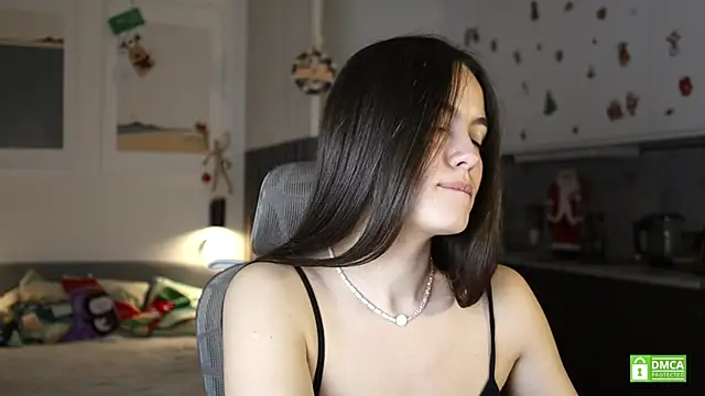 Snapshot of amelie_shine chatting on December 17, 12:22 pm amelie shine online show from December 17, 12:22 pm