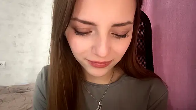 Snapshot of AliceStacy chatting on November 5, 8:25 am AliceStacy online show from November 5, 8:25 am